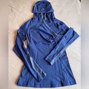 Lululemon light weight cross over pull over light sweater